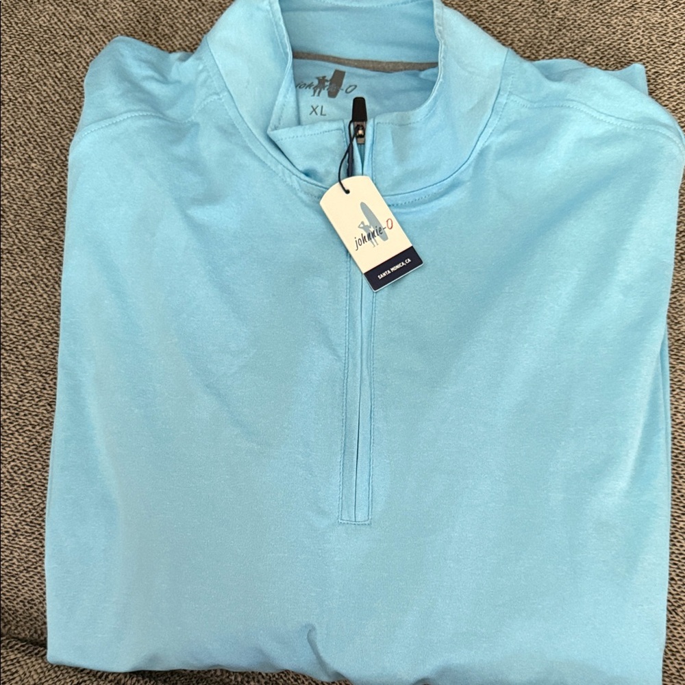 NWT 3/4 zip Johnnie O top